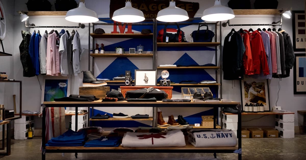 Comparison of traditional store registry vs modern online gift list